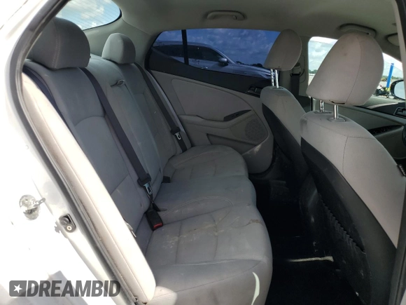 2013 Kia Optima LX z VIN KNAGM4A74D5380729, wystawiony jako Copart lot #56555835 z przebiegiem 126 904 mil mil oraz Szkoda całkowita • Salvage title. Historia ofert i sprzedaży dostępna na DreamBid. Obrazek 10.