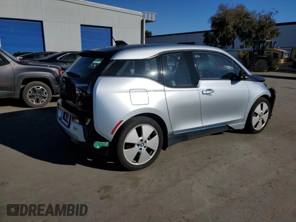 2015 BMW i3 z VIN WBY1Z4C59FV504646, wystawiony jako Copart lot #41895035 z przebiegiem 57 946 mil mil oraz Czysty tytuł • Clean title. Historia ofert i sprzedaży dostępna na DreamBid. Obrazek 3.