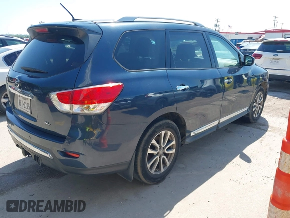 2014 Nissan Pathfinder SV with VIN 5N1AR2MN6EC689877, listed as a IAAI auction lot 42042150 with 145,221 mi miles. Bid and sale history available at carsss.com. Image 4.