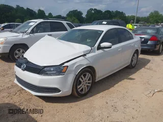 2011 Volkswagen Jetta SE with VIN 3VWDX7AJ9BM352889, listed as a IAAI auction lot 42276273 with Not provided miles and . Bid and sale history available at DreamBid. Image 16.