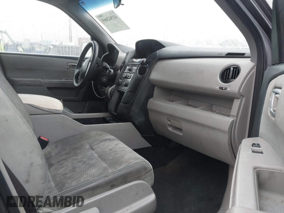 2015 Honda Pilot LX with VIN 5FNYF3H28FB029622, listed as a IAAI auction lot 41562469 with 145,075 mi miles and . Bid and sale history available at carsss.com. Image 5.