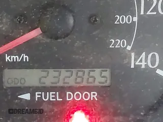 2002 Toyota Solara SE z VIN 2T1FF28P22C545339, wystawiony jako IAAI lot #42421787 z przebiegiem 232 865 mil mil oraz . Historia ofert i sprzedaży dostępna na DreamBid. Obrazek 7.