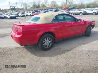 2008 Ford Mustang Deluxe with VIN 1ZVHT84N585152012, listed as a IAAI auction lot 42041018 with 87,513 mi miles and . Bid and sale history available at DreamBid. Image 4.