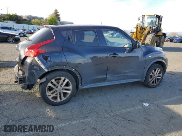 2014 Nissan Juke S with VIN JN8AF5MV8ET480692, listed as a Copart auction lot 47497285 with Not Provided miles and Salvage Title. Bid and sale history available at carsss.com. Image 3.
