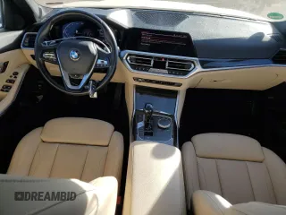 2021 BMW 3 Series 330i xDrive with VIN WBA5R7C01MFK13622, listed as a Copart auction lot 46520295 with 58,260 mi miles and Salvage title. Bid and sale history available at DreamBid. Image 8.