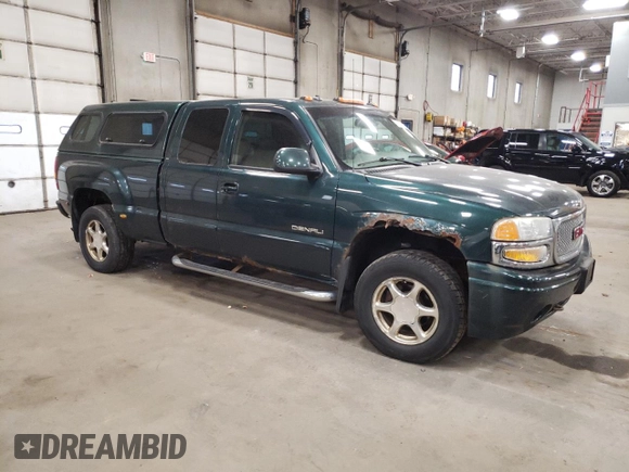 2003 GMC Sierra Denali z VIN 2GTFK69U531392799, wystawiony jako Copart lot #78530804 z przebiegiem 179 365 mil mil oraz Tytuł czysty. Historia ofert i sprzedaży dostępna na DreamBid. Obrazek 4.