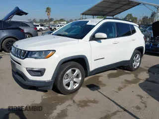 2020 Jeep Compass Altitude z VIN 3C4NJCBB8LT124978, wystawiony jako IAAI lot #42084990 z przebiegiem 101 501 mil mil oraz . Historia ofert i sprzedaży dostępna na DreamBid. Obrazek 2.