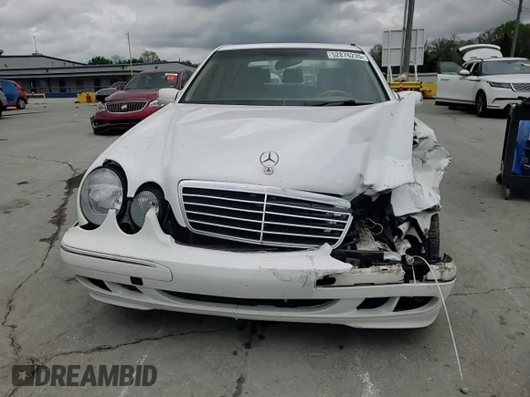 2001 Mercedes-Benz E 320 z VIN WDBJF65J91B243222, wystawiony jako Copart lot #52876235 z przebiegiem 118 428 mil mil oraz Czysty tytuł • Clean title. Historia ofert i sprzedaży dostępna na DreamBid. Obrazek 11.