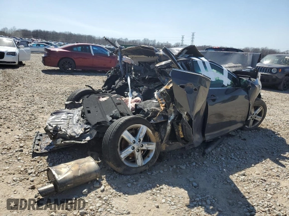 2014 Toyota Camry L with VIN 4T1BF1FKXEU420527, listed as a Copart auction lot 48943145 with 0 mi miles and Non Repairable. Bid and sale history available at carsss.com. Image 3.