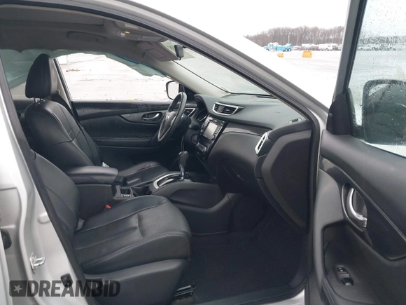 2015 Nissan Rogue SL with VIN 5N1AT2MV4FC898201, listed as a IAAI auction lot 41953663 with Not Provided miles. Bid and sale history available at carsss.com. Image 5.