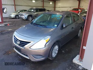 2016 Nissan Versa S z VIN 3N1CN7AP9GL854567, wystawiony jako IAAI lot #41830318 z przebiegiem 122 884 mil mil oraz . Historia ofert i sprzedaży dostępna na DreamBid. Obrazek 17.