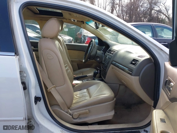 2007 Mercury Milan Premier with VIN 3MEHM08147R602137, listed as a IAAI auction lot 41678340 with 201,791 mi miles. Bid and sale history available at carsss.com. Image 5.