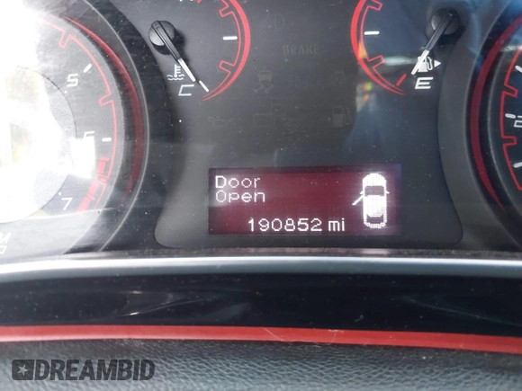 2015 Dodge Dart SE z VIN 1C3CDFAA4FD311514, wystawiony jako IAAI lot #42274688 z przebiegiem 190 852 mil mil oraz . Historia ofert i sprzedaży dostępna na DreamBid. Obrazek 15.