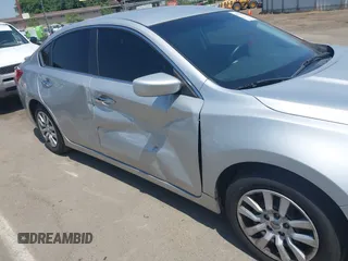 2016 Nissan Altima SL with VIN 1N4AL3AP7GC230562, listed as a IAAI auction lot 42159576 with 115,753 mi miles and . Bid and sale history available at carsss.com. Image 6.