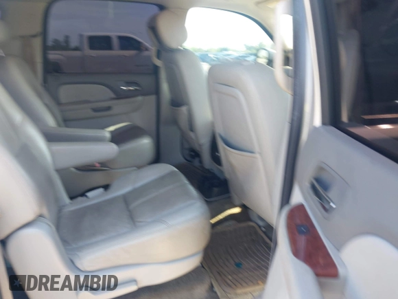 2008 Chevrolet Suburban LT w/2LT with VIN 3GNFC16038G299755, listed as a IAAI auction lot 42088092 with 141,876 mi miles. Bid and sale history available at carsss.com. Image 8.