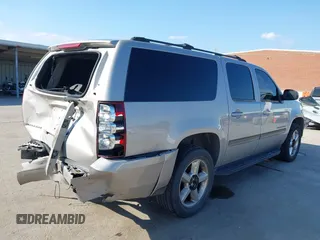 2007 Chevrolet Suburban LTZ z VIN 3GNFC16J57G103628, wystawiony jako IAAI lot #42373026 z przebiegiem 293 570 mil mil oraz . Historia ofert i sprzedaży dostępna na DreamBid. Obrazek 4.