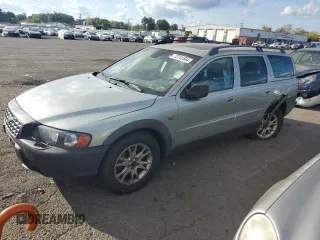 2004 Volvo V70 XC70 with VIN YV1SZ59H841141302, listed as a Copart auction lot 73741504 with 218,016 mi miles and Salvage Title. Bid and sale history available at carsss.com. Image 1.