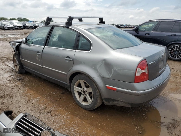 2004 Volkswagen Passat Sedan GLX with VIN WVWRH63B84P107858, listed as a Copart auction lot 62022524 with 141,500 mi miles and Salvage Title. Bid and sale history available at carsss.com. Image 2.
