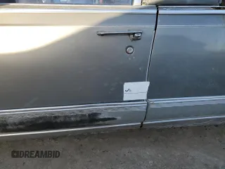 1990 Cadillac Brougham z VIN 1G6DW5472LR711206, wystawiony jako Copart lot #75627814 z przebiegiem Nie podano mil oraz Nie do naprawy. Historia ofert i sprzedaży dostępna na DreamBid. Obrazek 12.