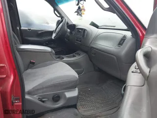 2000 Ford Expedition XLT with VIN 1FMRU1565YLA59081, listed as a IAAI auction lot 41950736 with 1 mi miles. Bid and sale history available at carsss.com. Image 5.