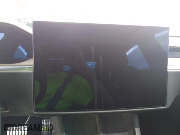 2021 Tesla Model S Plaid z VIN 5YJSA1E69MF439987, wystawiony jako IAAI lot #42496725 z przebiegiem 25 mil mil oraz . Historia ofert i sprzedaży dostępna na DreamBid. Obrazek 18.