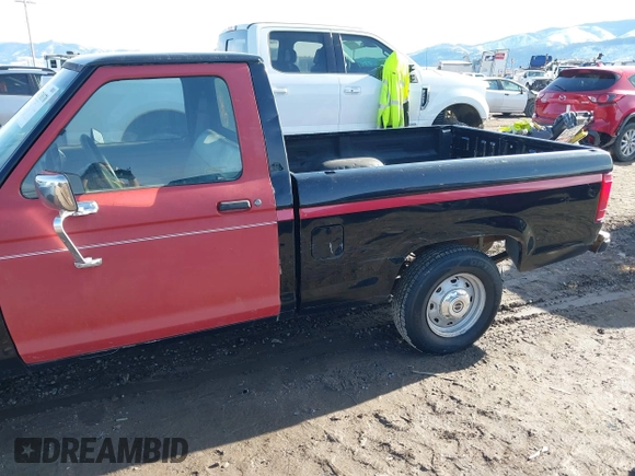 1990 Ford Ranger XLT with VIN 1FTCR10AXLUB92428, listed as a IAAI auction lot 41710370 with 31,036 mi miles. Bid and sale history available at carsss.com. Image 6.