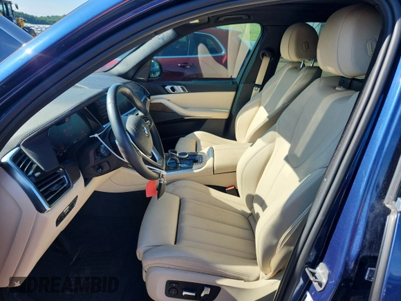 2019 BMW X5 xDrive40i with VIN 5UXCR6C56KLL08142, listed as a Copart auction lot 61987405 with 41,733 mi miles and Salvage title. Bid and sale history available at DreamBid. Image 7.