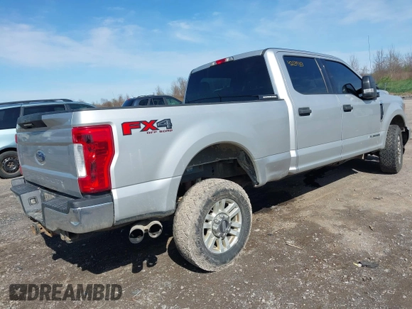 2017 Ford F-250 Lariat z VIN 1FT7W2BT4HED52447, wystawiony jako IAAI lot #42134353 z przebiegiem 208 788 mil mil oraz . Historia ofert i sprzedaży dostępna na DreamBid. Obrazek 4.