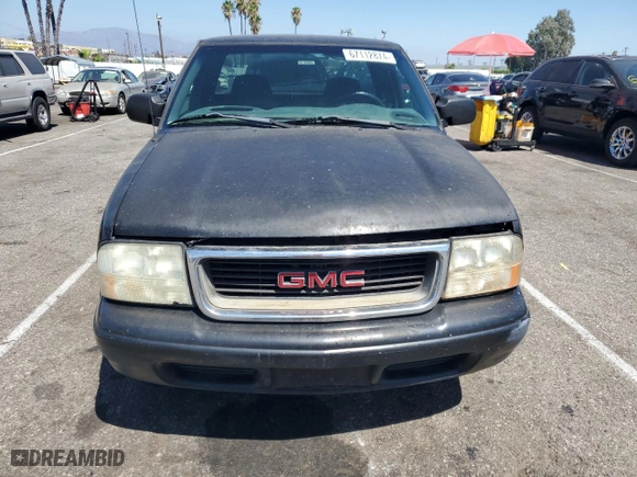 2002 GMC Sonoma SLS with VIN 1GTCS195328178095, listed as a Copart auction lot 67112874 with 167,423 mi miles and Salvage Title. Bid and sale history available at carsss.com. Image 5.