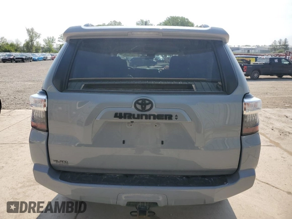 2021 Toyota 4Runner SR5 z VIN JTEBU5JR0M5916561, wystawiony jako Copart lot #59026425 z przebiegiem 29 737 mil mil oraz Szkoda całkowita • Salvage title. Historia ofert i sprzedaży dostępna na DreamBid. Obrazek 6.