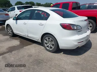 2013 Mazda 3 i Sport z VIN JM1BL1UP8D1801031, wystawiony jako IAAI lot #42207191 z przebiegiem 221 969 mil mil oraz . Historia ofert i sprzedaży dostępna na DreamBid. Obrazek 3.