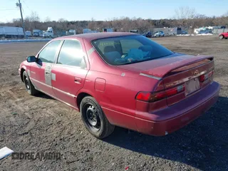 1998 Toyota Camry LE z VIN JT2BF22K6W0093402, wystawiony jako IAAI lot #41428561 z przebiegiem Nie podano mil oraz . Historia ofert i sprzedaży dostępna na DreamBid. Obrazek 3.