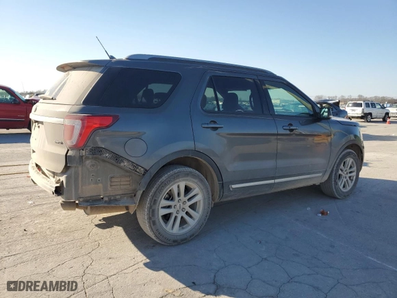 2018 Ford Explorer XLT with VIN 1FM5K8D8XJGA61665, listed as a Copart auction lot 47283915 with 94,447 mi miles and Salvage Title. Bid and sale history available at carsss.com. Image 3.