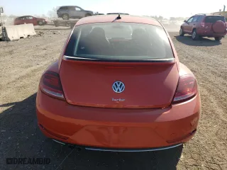 2018 Volkswagen Beetle SE with VIN 3VWJD7AT5JM728645, listed as a Copart auction lot 73572174 with 0 mi miles and Salvage Title. Bid and sale history available at carsss.com. Image 6.