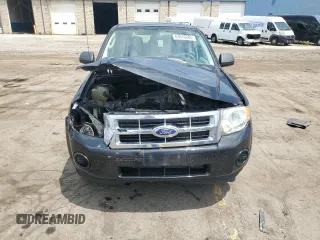 2011 Ford Escape XLS z VIN 1FMCU0C78BKB77957, wystawiony jako Copart lot #63610285 z przebiegiem 180 578 mil mil oraz Czysty tytuł • Clean title. Historia ofert i sprzedaży dostępna na DreamBid. Obrazek 5.