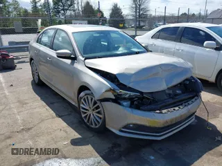 2015 Volkswagen Jetta Sedan 1.8T SE w/Connectivity with VIN 3VWD07AJ6FM229576, listed as a IAAI auction lot 41879446 with 89,792 mi miles. Bid and sale history available at carsss.com. Image 1.