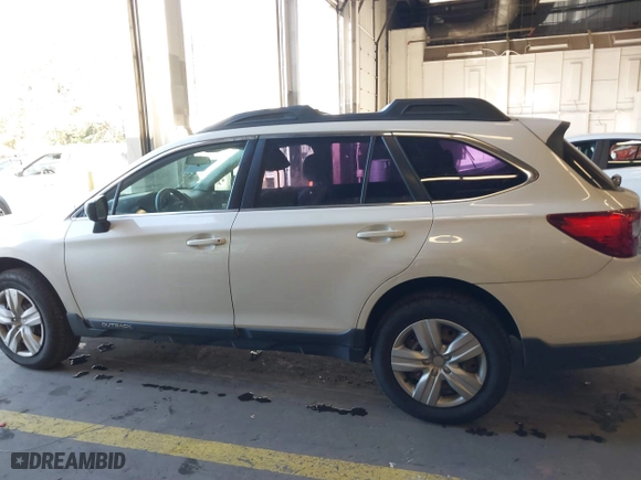 2015 Subaru Outback 2.5i with VIN 4S4BSAAC8F3223438, listed as a IAAI auction lot 41389949 with 138,031 mi miles. Bid and sale history available at carsss.com. Image 15.