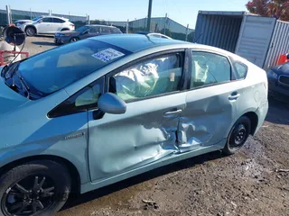 2015 Toyota Prius Four with VIN JTDKN3DU6F1891116, listed as a IAAI auction lot 40689158 with 210,876 mi miles. Bid and sale history available at carsss.com. Image 6.