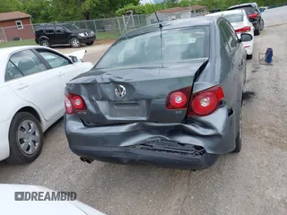 2010 Volkswagen Jetta SE с VIN 3VWRZ7AJ3AM158356, выставлен на аукционе IAAI как лот 42222303 с пробегом 223 436 миль миль и . История ставок и продаж доступна на DreamBid. Изображение 17.