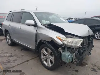 2013 Toyota Highlander Limited with VIN 5TDYK3EH0DS125189, listed as a IAAI auction lot 41077368 with 113,564 mi miles. Bid and sale history available at carsss.com. Image 1.