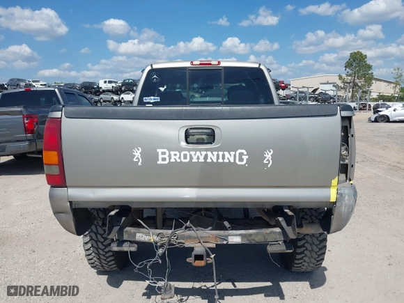 2000 Chevrolet Silverado 1500 Classic Work Truck with VIN 1GCEK19V5YE264057, listed as a IAAI auction lot 41951426 with 251,674 mi miles. Bid and sale history available at carsss.com. Image 17.