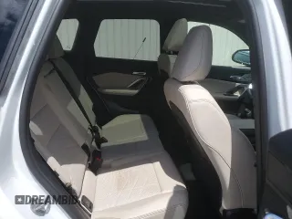 2024 BMW X1 xDrive28i z VIN WBX73EF01R5Z19955, wystawiony jako Copart lot #61263085 z przebiegiem 21 897 mil mil oraz Czysty tytuł • Clean title. Historia ofert i sprzedaży dostępna na DreamBid. Obrazek 10.