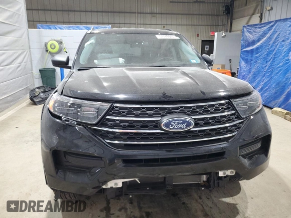 2022 Ford Explorer XLT z VIN 1FMSK8DH0NGB21901, wystawiony jako Copart lot #57749845 z przebiegiem 21 666 mil mil oraz Szkoda całkowita • Salvage title. Historia ofert i sprzedaży dostępna na DreamBid. Obrazek 5.