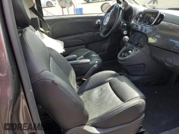 2017 FIAT 500 Lounge z VIN 3C3CFFCR9HT671517, wystawiony jako Copart lot #53749195 z przebiegiem Nie podano mil oraz Szkoda całkowita • Salvage title. Historia ofert i sprzedaży dostępna na DreamBid. Obrazek 7.