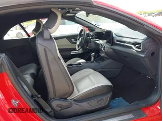 2024 Ford Mustang EcoBoost z VIN 1FAGP8UHXR5113078, wystawiony jako IAAI lot #42594668 z przebiegiem 41 285 mil mil oraz . Historia ofert i sprzedaży dostępna na DreamBid. Obrazek 5.