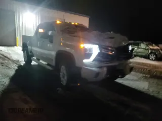 2024 Chevrolet Silverado 3500HD High Country with VIN 1GC4YVEY0RF124804, listed as a Copart auction lot 86140304 with 32,840 mi miles and Salvage Title. Bid and sale history available at carsss.com. Image 11.