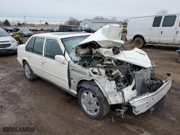 1996 Volvo 960 with VIN YV1KS9607T1082316, listed as a Copart auction lot 44274985 with NaN miles and Salvage Title. Bid and sale history available at carsss.com. Image 4.