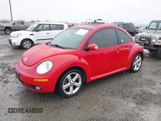 2006 Volkswagen New Beetle Coupe with VIN 3VWSR31CX6M406198, listed as a IAAI auction lot 41354662 with 175,158 mi miles. Bid and sale history available at carsss.com. Image 2.