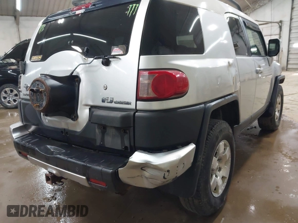2007 Toyota FJ Cruiser with VIN JTEBU11F470035202, listed as a IAAI auction lot 41972066 with 241,021 mi miles. Bid and sale history available at carsss.com. Image 4.