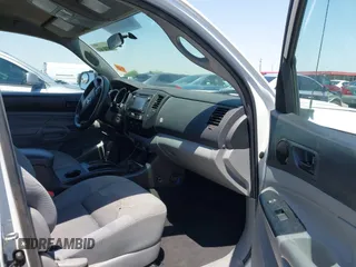 2015 Toyota Tacoma with VIN 5TFTX4CN8FX061944, listed as a IAAI auction lot 42451094 with 89,669 mi miles and . Bid and sale history available at DreamBid. Image 5.
